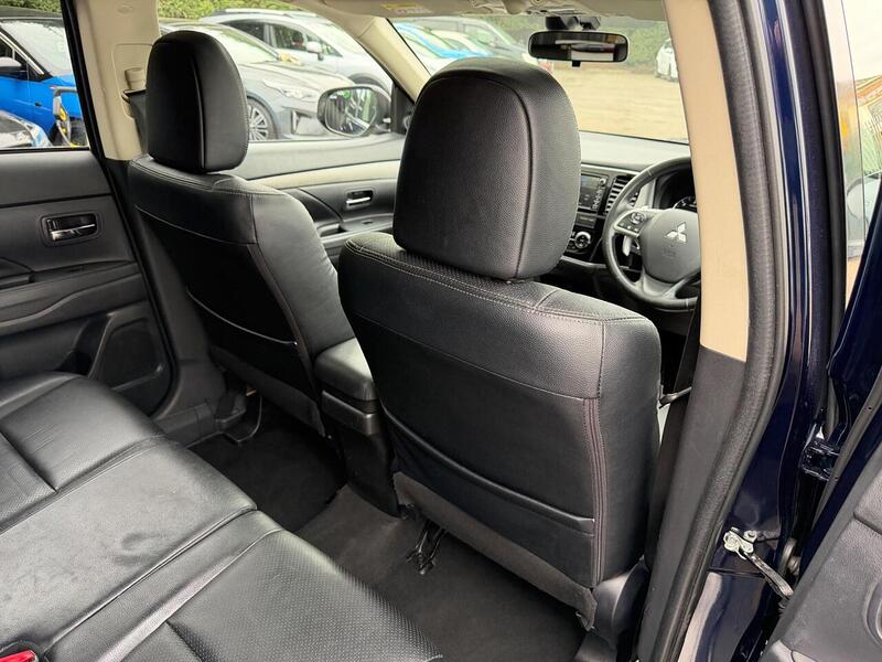 Mitsubishi Outlander 2.2 DI-D GX4 Auto 4WD Euro 5 (s/s) 5dr - U131