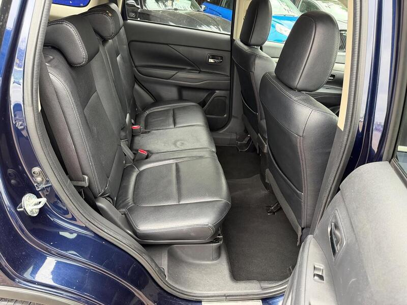 Mitsubishi Outlander 2.2 DI-D GX4 Auto 4WD Euro 5 (s/s) 5dr - U131