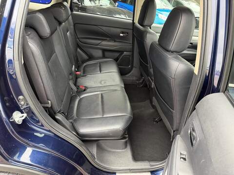 Mitsubishi Outlander 2.2 DI-D GX4 Auto 4WD Euro 5 (s/s) 5dr - U131