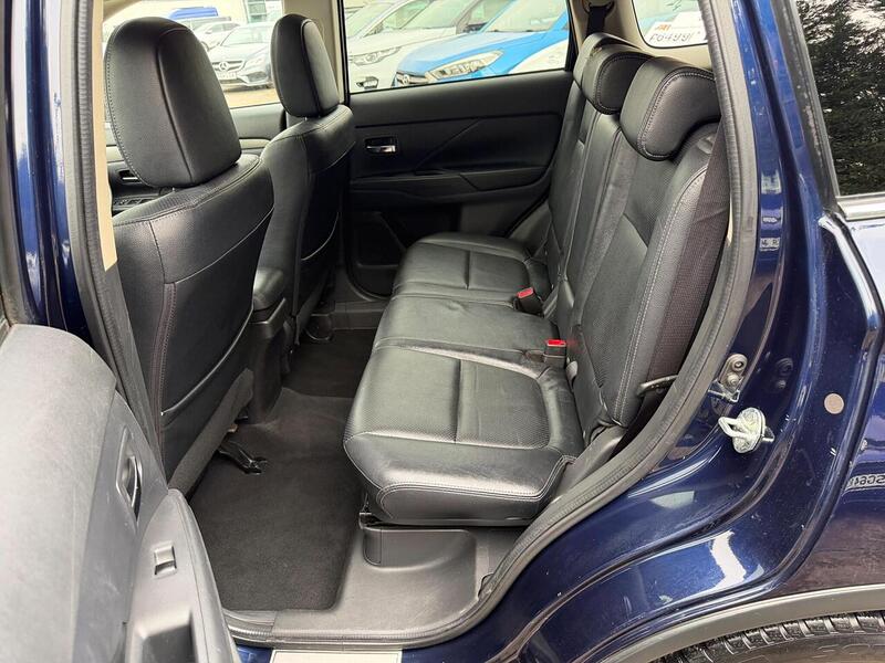Mitsubishi Outlander 2.2 DI-D GX4 Auto 4WD Euro 5 (s/s) 5dr - U131