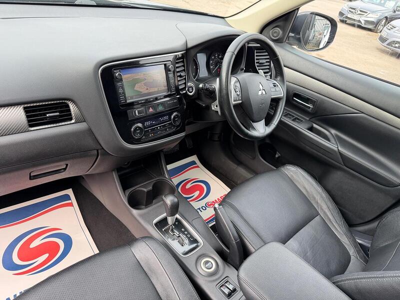 Mitsubishi Outlander 2.2 DI-D GX4 Auto 4WD Euro 5 (s/s) 5dr - U131