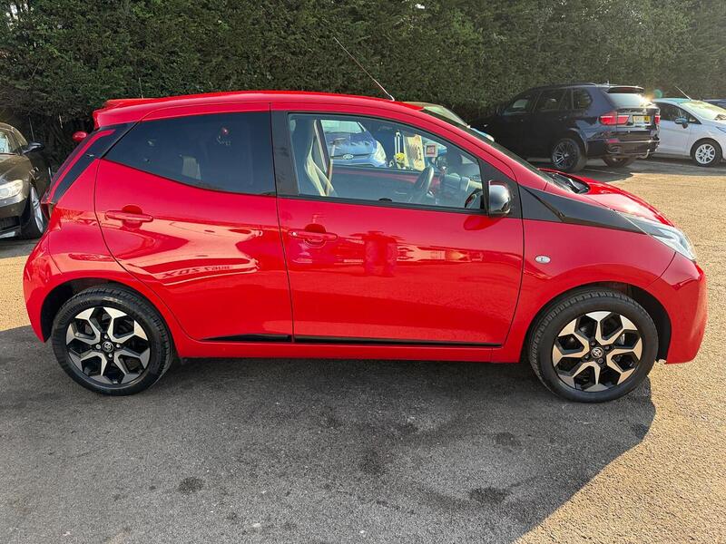Toyota AYGO 1.0 VVT-i x-trend Euro 6 5dr (Safety Sense) - U137