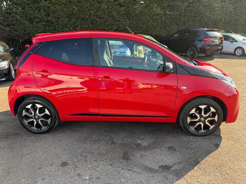 Toyota AYGO 1.0 VVT-i x-trend Euro 6 5dr (Safety Sense) - U137
