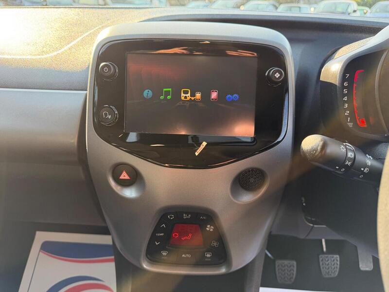Toyota AYGO 1.0 VVT-i x-trend Euro 6 5dr (Safety Sense) - U137