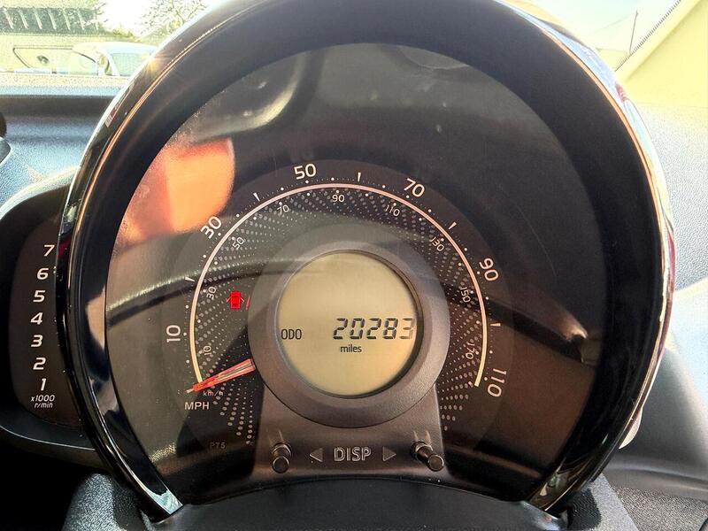 Toyota AYGO 1.0 VVT-i x-trend Euro 6 5dr (Safety Sense) - U137