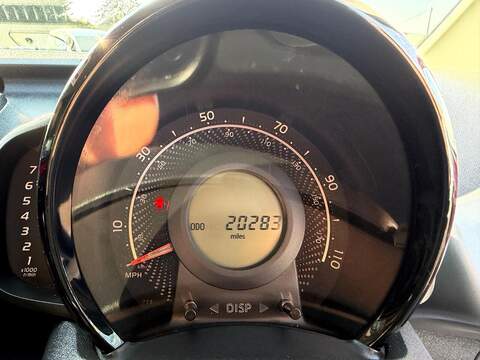 Toyota AYGO 1.0 VVT-i x-trend Euro 6 5dr (Safety Sense) - U137