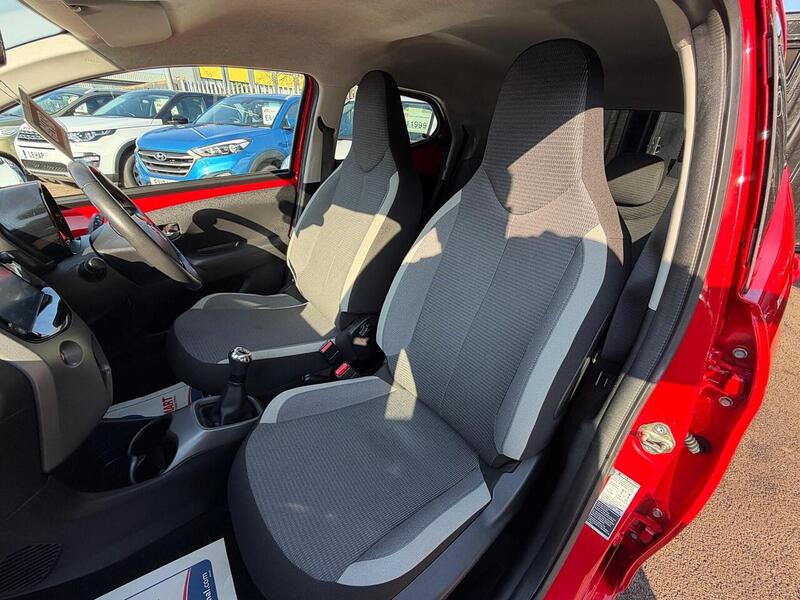 Toyota AYGO 1.0 VVT-i x-trend Euro 6 5dr (Safety Sense) - U137