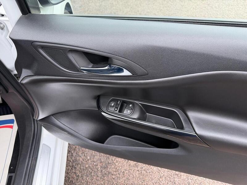 Vauxhall Corsa Corsa VXR Hatchback 1 Manual Petrol - U142