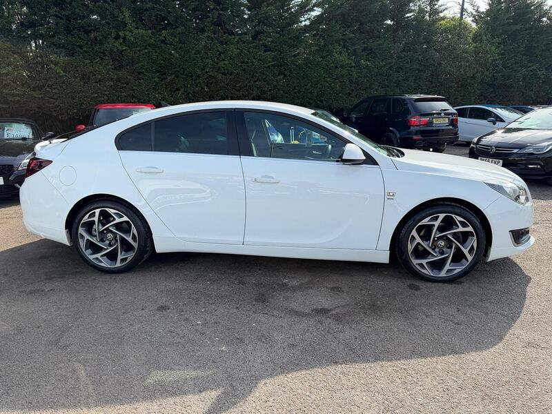 Vauxhall Insignia 2.0 CDTi SRi VX Line Nav Auto Euro 5 5dr - U143