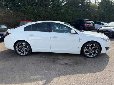 Vauxhall Insignia 2.0 CDTi SRi VX Line Nav Auto Euro 5 5dr - U143