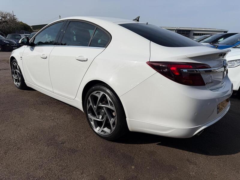 Vauxhall Insignia 2.0 CDTi SRi VX Line Nav Auto Euro 5 5dr - U143