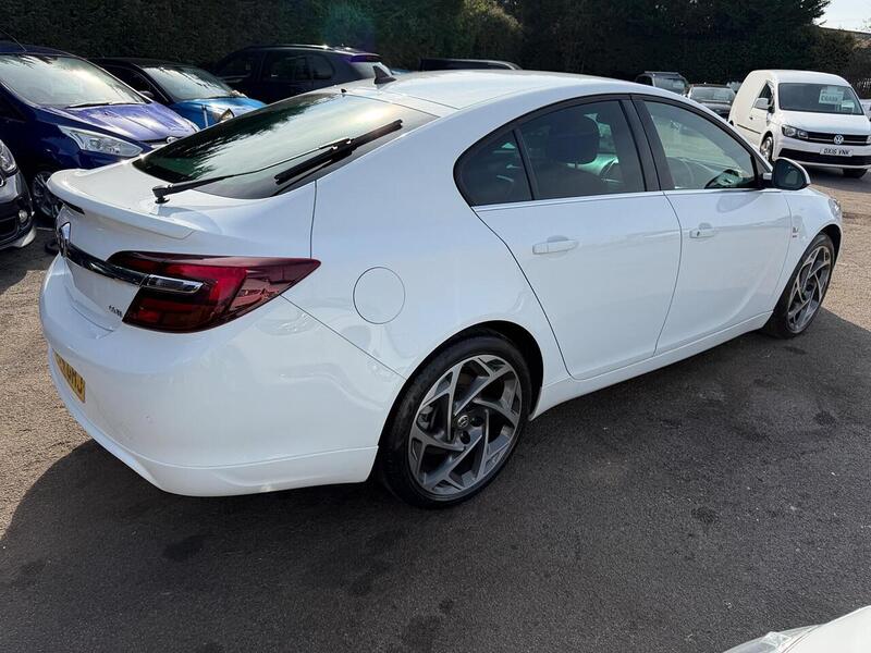 Vauxhall Insignia 2.0 CDTi SRi VX Line Nav Auto Euro 5 5dr - U143