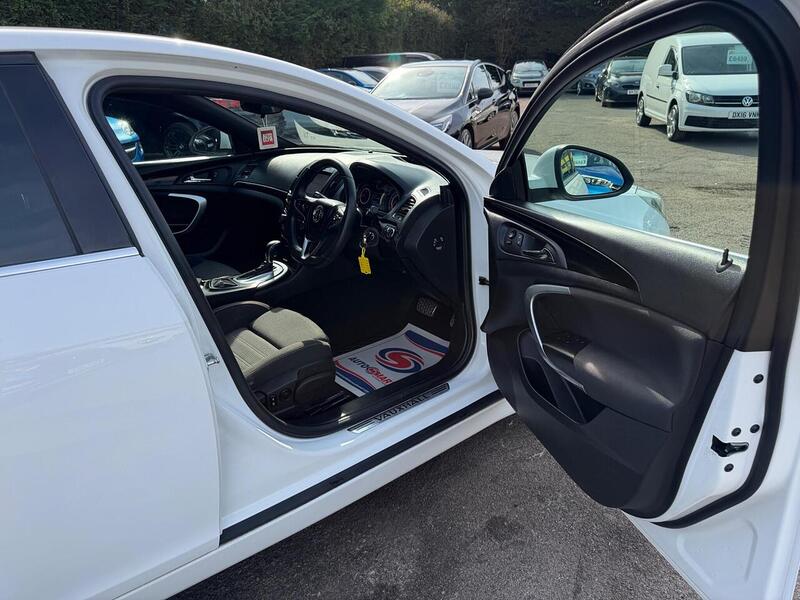 Vauxhall Insignia 2.0 CDTi SRi VX Line Nav Auto Euro 5 5dr - U143