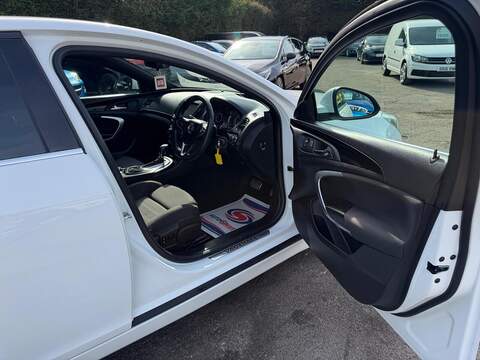 Vauxhall Insignia 2.0 CDTi SRi VX Line Nav Auto Euro 5 5dr - U143