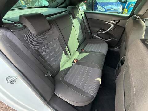 Vauxhall Insignia 2.0 CDTi SRi VX Line Nav Auto Euro 5 5dr - U143