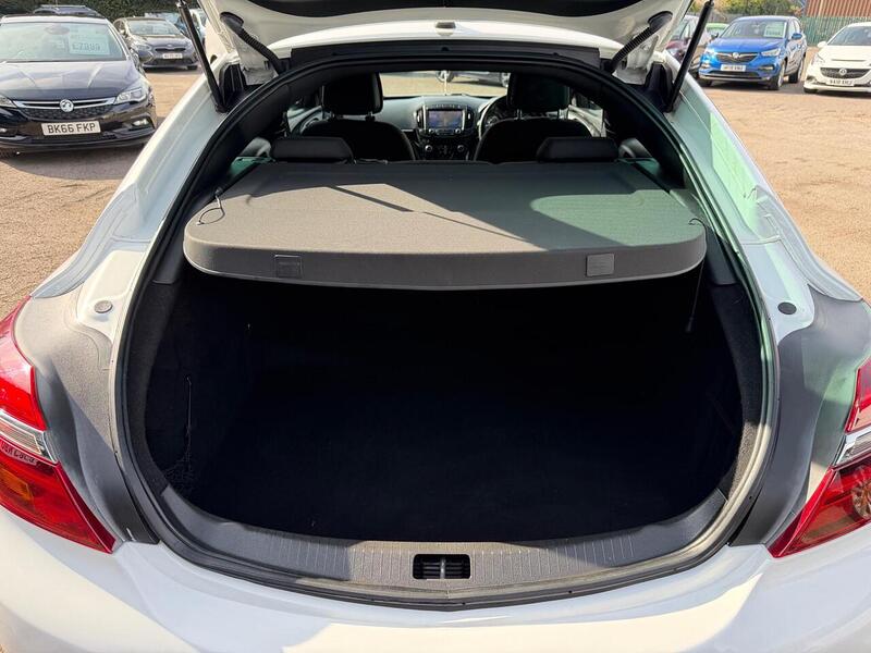 Vauxhall Insignia 2.0 CDTi SRi VX Line Nav Auto Euro 5 5dr - U143