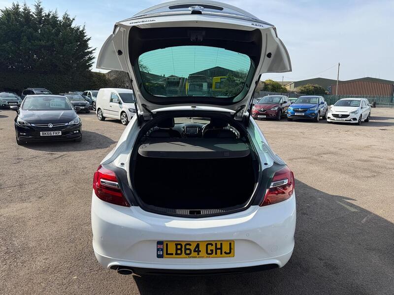 Vauxhall Insignia 2.0 CDTi SRi VX Line Nav Auto Euro 5 5dr - U143