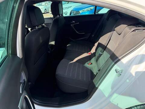 Vauxhall Insignia 2.0 CDTi SRi VX Line Nav Auto Euro 5 5dr - U143