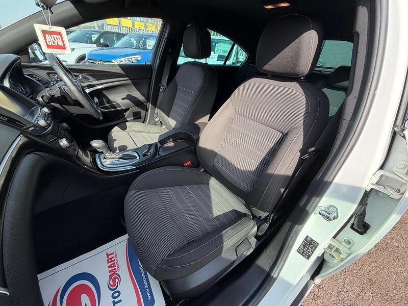 Vauxhall Insignia 2.0 CDTi SRi VX Line Nav Auto Euro 5 5dr - U143