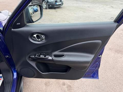 Nissan Juke 1.6 Tekna XTRON Euro 6 5dr - U158