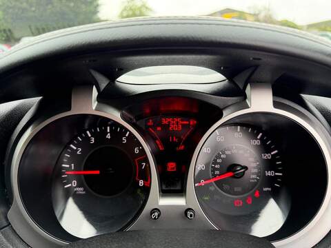 Nissan Juke 1.6 Tekna XTRON Euro 6 5dr - U158