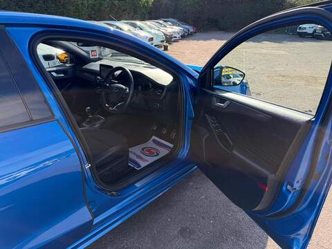 Ford Focus 1.0T EcoBoost ST-Line X Euro 6 (s/s) 5dr - U159