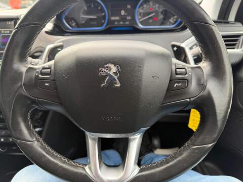 Peugeot 2008 1.6 e-HDi Allure EGC Euro 5 (s/s) 5dr - U165