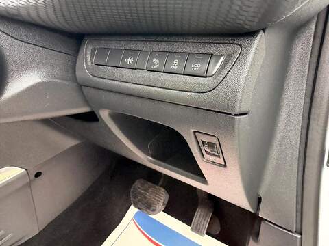 Peugeot 2008 1.6 e-HDi Allure EGC Euro 5 (s/s) 5dr - U165