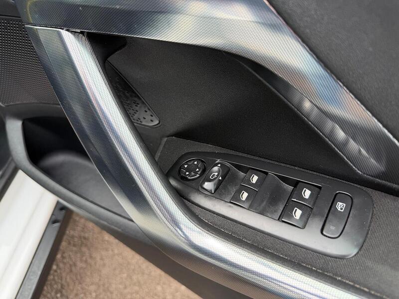 Peugeot 2008 1.6 e-HDi Allure EGC Euro 5 (s/s) 5dr - U165