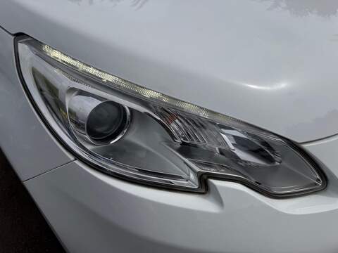 Peugeot 2008 1.6 e-HDi Allure EGC Euro 5 (s/s) 5dr - U165