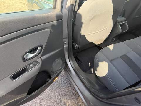 Renault Megane 1.6 16V Dynamique Euro 5 5dr - U172