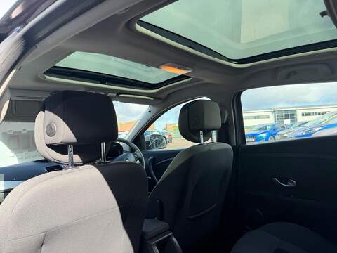 Renault Megane 1.6 16V Dynamique Euro 5 5dr - U172