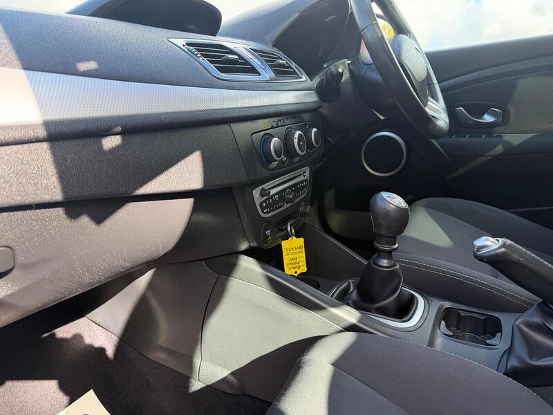 Renault Megane 1.6 16V Dynamique Euro 5 5dr - U172