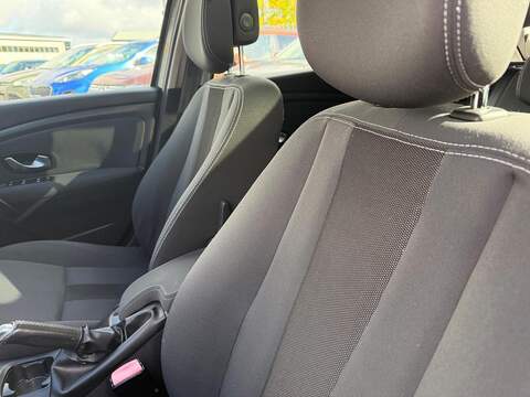 Renault Megane 1.6 16V Dynamique Euro 5 5dr - U172