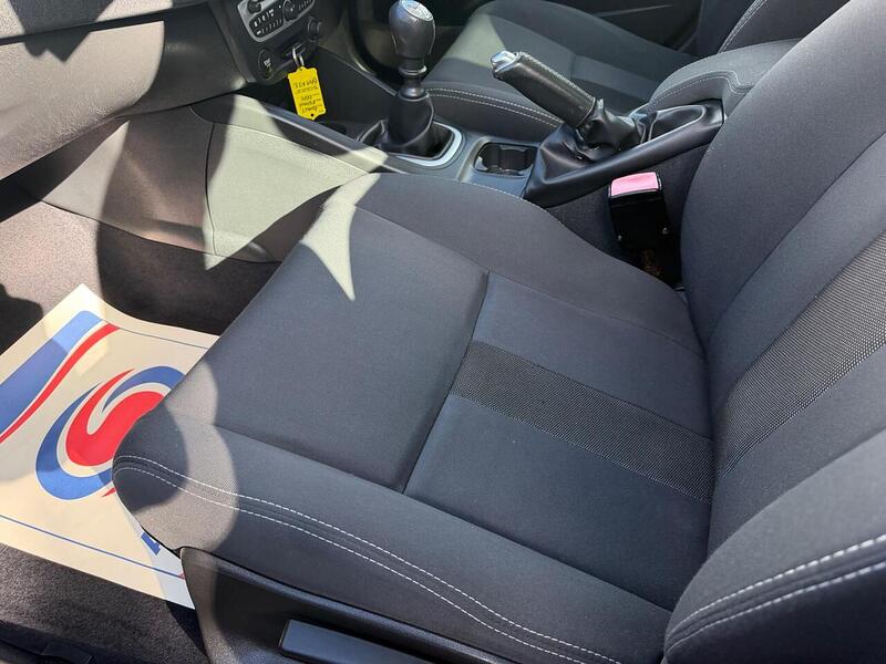 Renault Megane 1.6 16V Dynamique Euro 5 5dr - U172