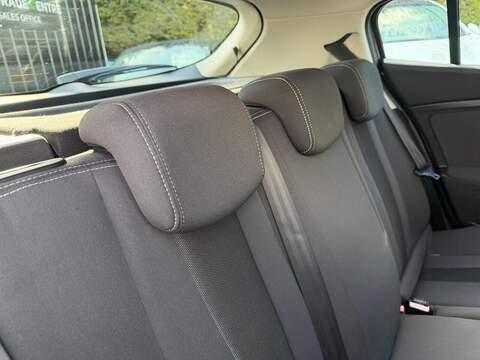 Renault Megane 1.6 16V Dynamique Euro 5 5dr - U172