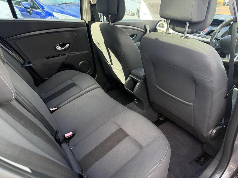 Renault Megane 1.6 16V Dynamique Euro 5 5dr - U172