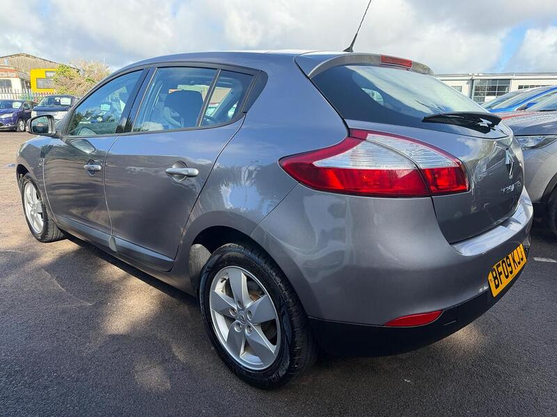 Renault Megane 1.6 16V Dynamique Euro 5 5dr - U172