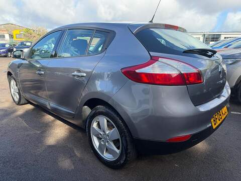 Renault Megane 1.6 16V Dynamique Euro 5 5dr - U172