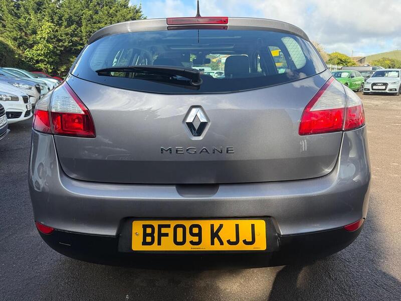 Renault Megane 1.6 16V Dynamique Euro 5 5dr - U172