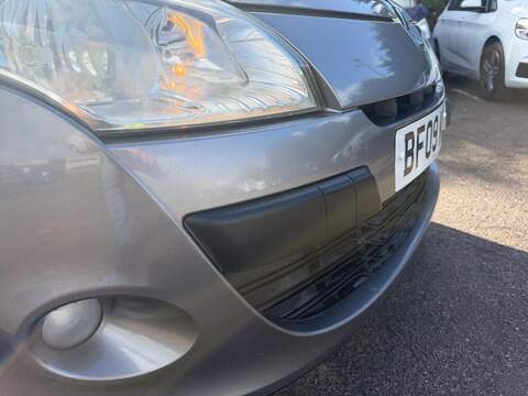 Renault Megane 1.6 16V Dynamique Euro 5 5dr - U172