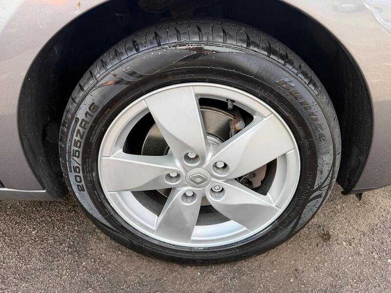 Renault Megane 1.6 16V Dynamique Euro 5 5dr - U172