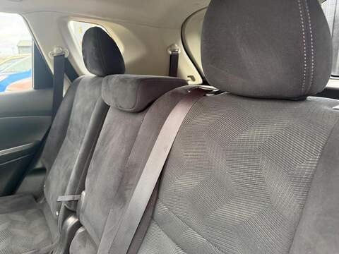 Nissan X-Trail 1.6 dCi n-tec Euro 6 (s/s) 5dr - U176