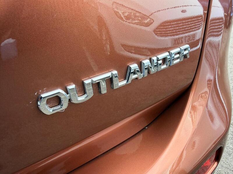 Mitsubishi Outlander 2.2 DI-D GX4 Auto 4WD Euro 5 (s/s) 5dr - U186