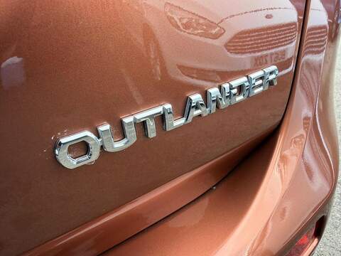 Mitsubishi Outlander 2.2 DI-D GX4 Auto 4WD Euro 5 (s/s) 5dr - U186