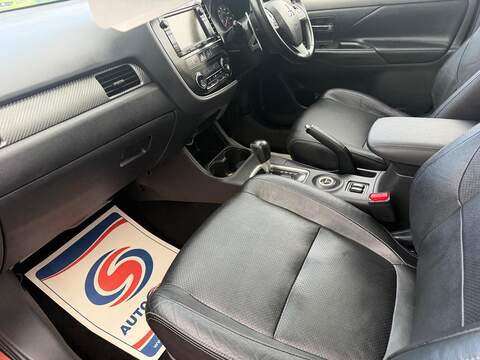 Mitsubishi Outlander 2.2 DI-D GX4 Auto 4WD Euro 5 (s/s) 5dr - U186