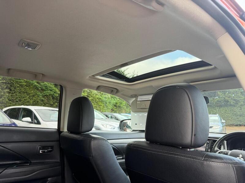 Mitsubishi Outlander 2.2 DI-D GX4 Auto 4WD Euro 5 (s/s) 5dr - U186