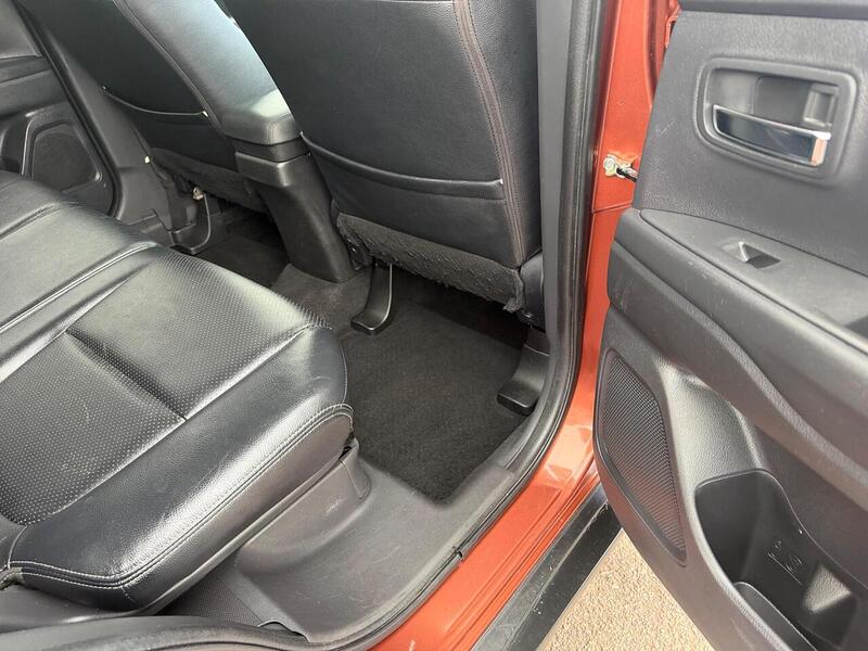 Mitsubishi Outlander 2.2 DI-D GX4 Auto 4WD Euro 5 (s/s) 5dr - U186