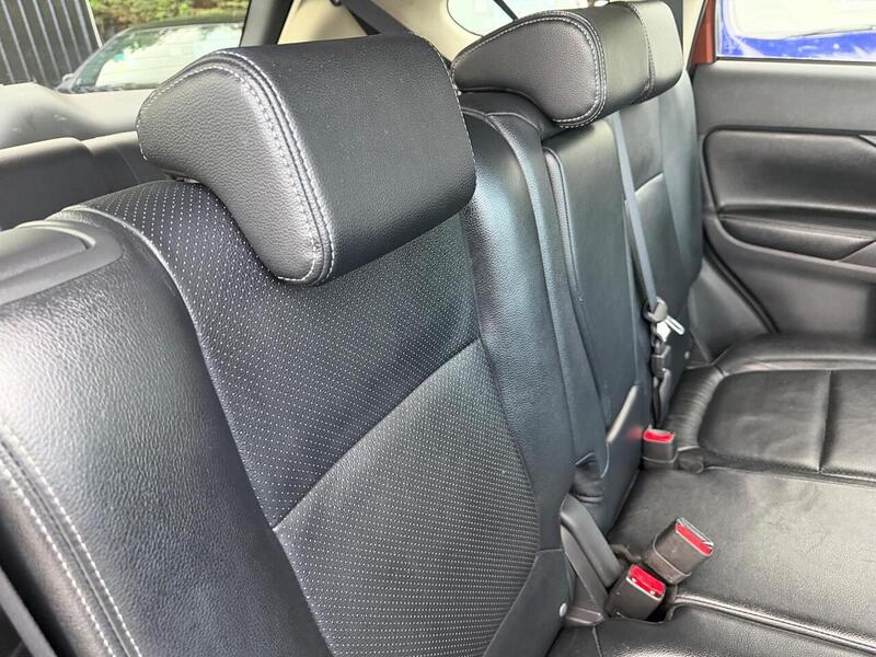 Mitsubishi Outlander 2.2 DI-D GX4 Auto 4WD Euro 5 (s/s) 5dr - U186