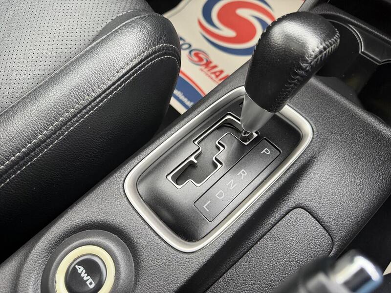 Mitsubishi Outlander 2.2 DI-D GX4 Auto 4WD Euro 5 (s/s) 5dr - U186
